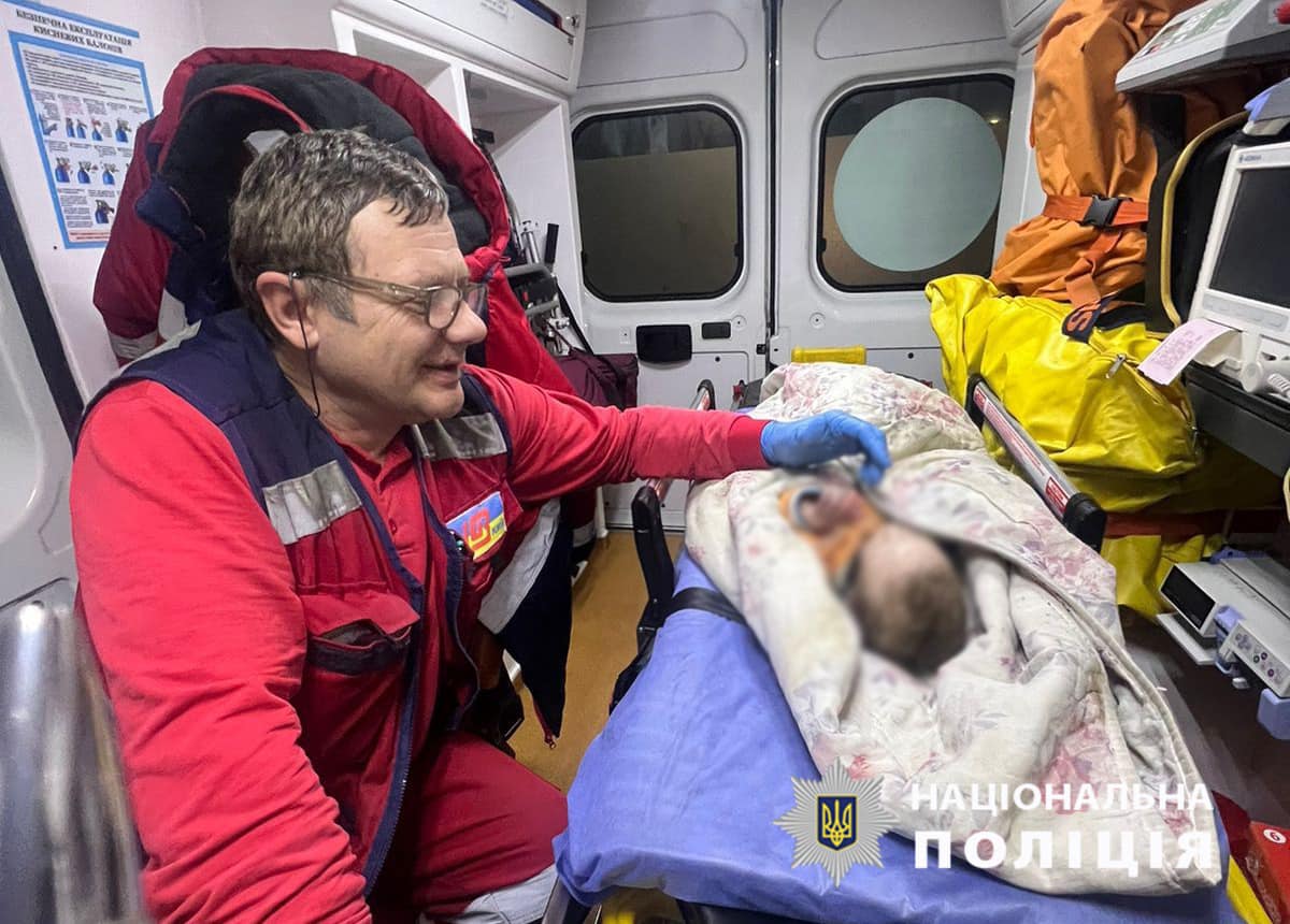 У Києві немовля кілька днів провело у замкненій квартирі, поліція розшукує 16-річну матір (оновлено) фото 5