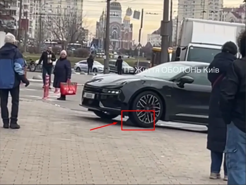 Моментальна карма: у Києві водій елітного електромобіля застряг на антипаркувальній півсфері. Відео
dqxikeidqxitkant