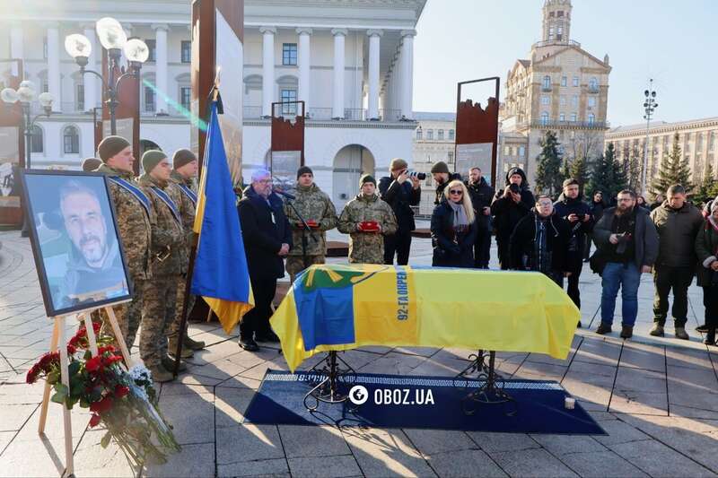 В Киеве на Майдане попрощались с военным фотографом и оператором Русланом Ганущаком. Фото и видео dqxikeidqxitkant