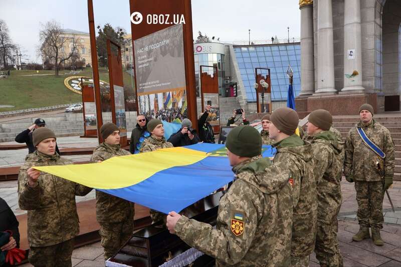 В Киеве на Майдане попрощались с военным фотографом и оператором Русланом Ганущаком. Фото и видео