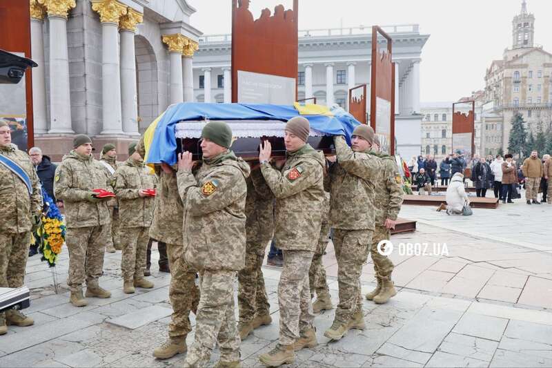В Киеве на Майдане попрощались с военным фотографом и оператором Русланом Ганущаком. Фото и видео