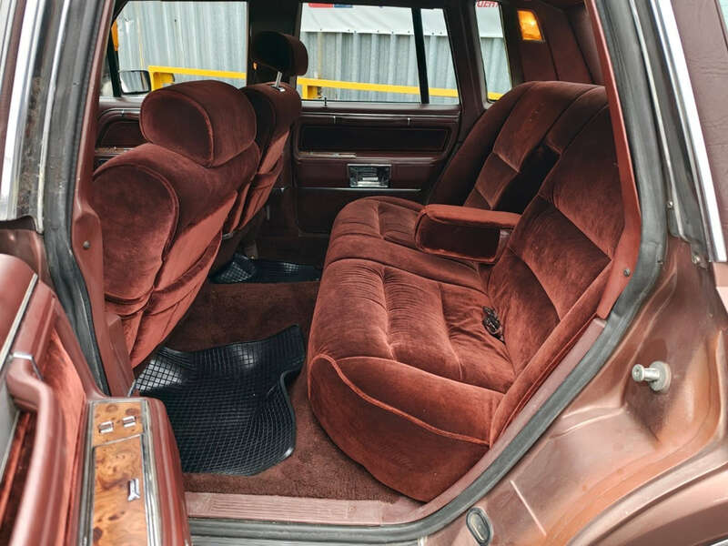 салон Lincoln Town car, Lincoln Town car, седан Lincoln