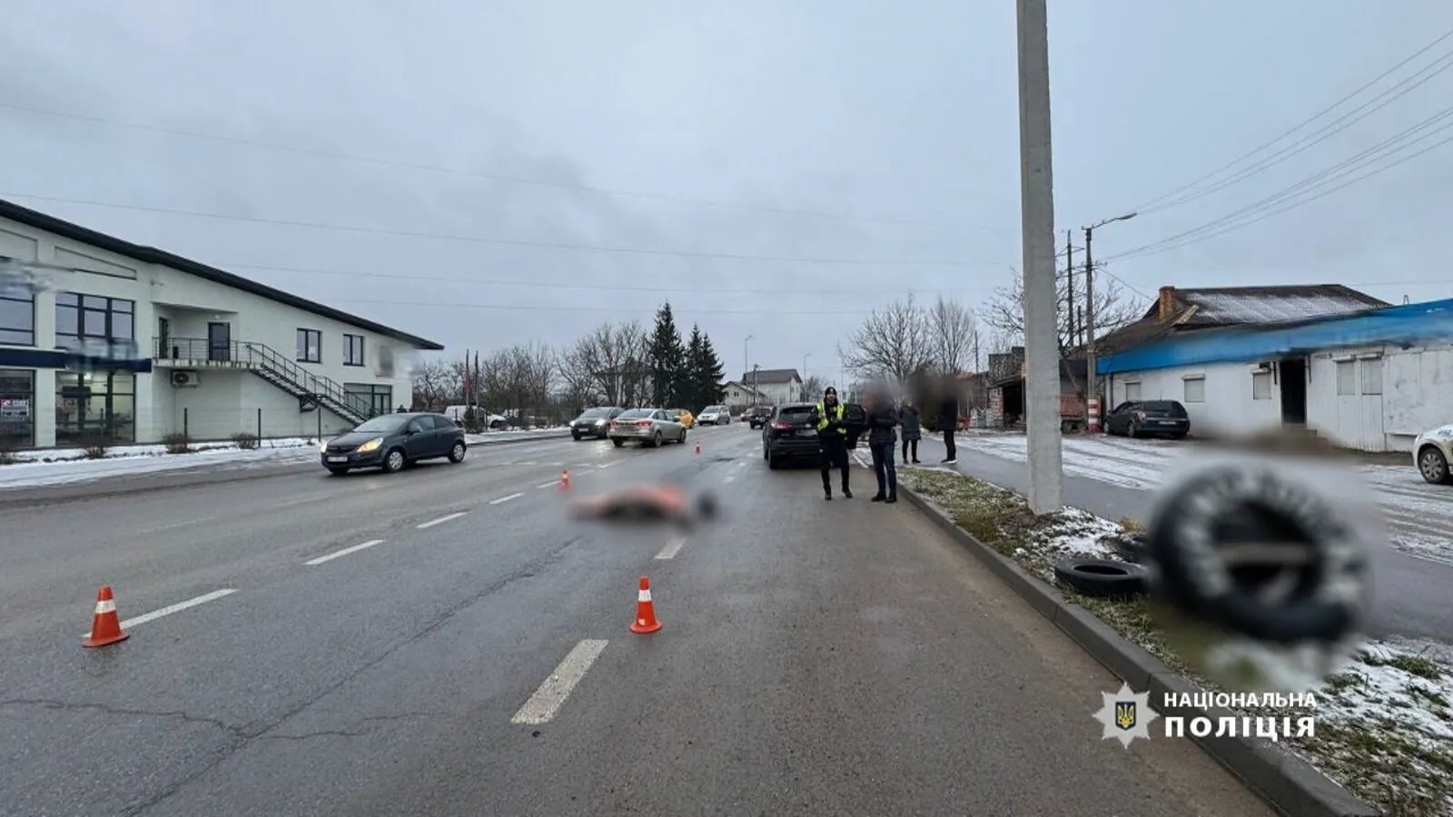 Постраждалий помер на місці: в Івано-Франківську водійка збила на смерть пішохода. Фото