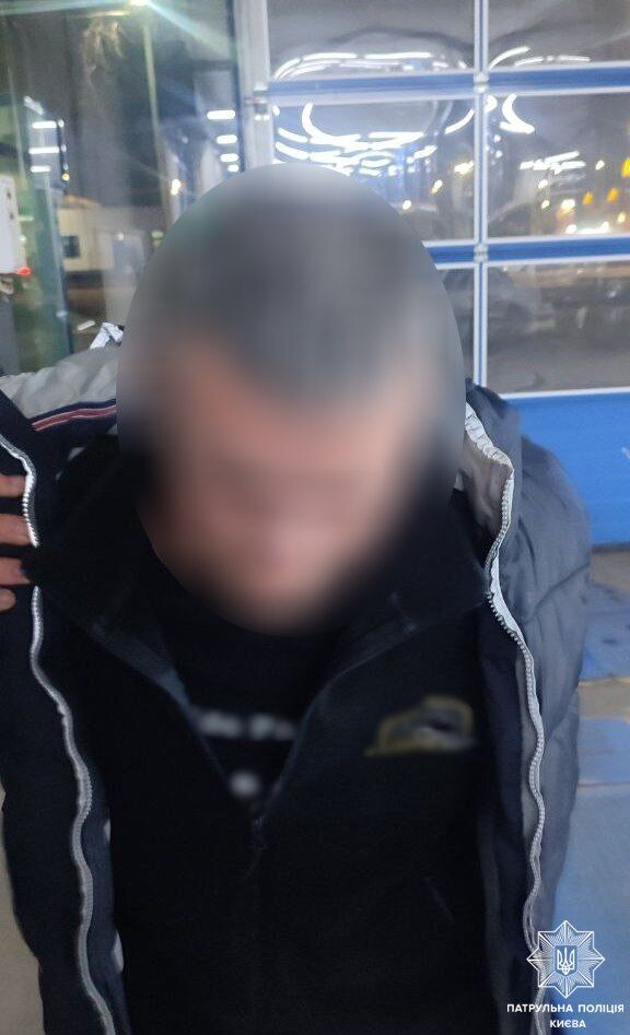 В Киеве на СТО мужчина стрелял из автомата и пытался скрыться: его задержали. Фото dqxikeidqxitkant