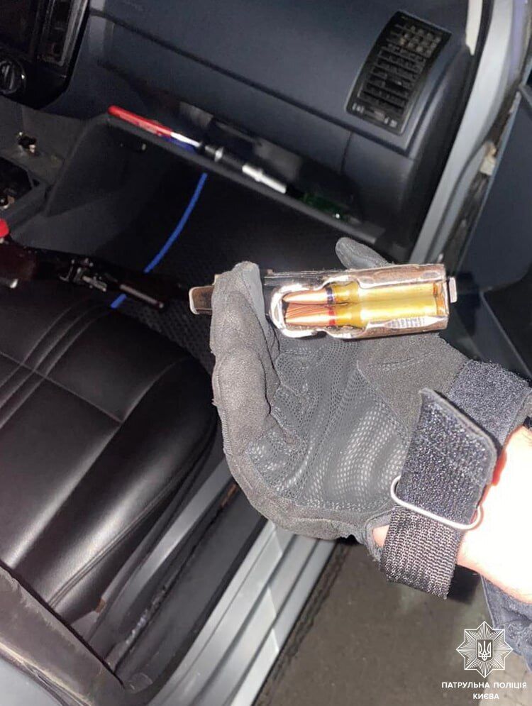 In Kyiv, a man fired an automatic weapon at a service station and attempted to escape: he was detained. Photo
