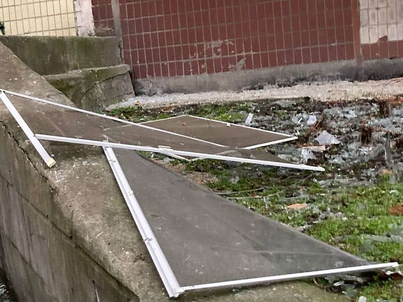 У Дніпрі та області внаслідок ворожої атаки пошкоджено будинки й інфраструктуру: виникла пожежа. Фото і відео dqxikeidqxitkant