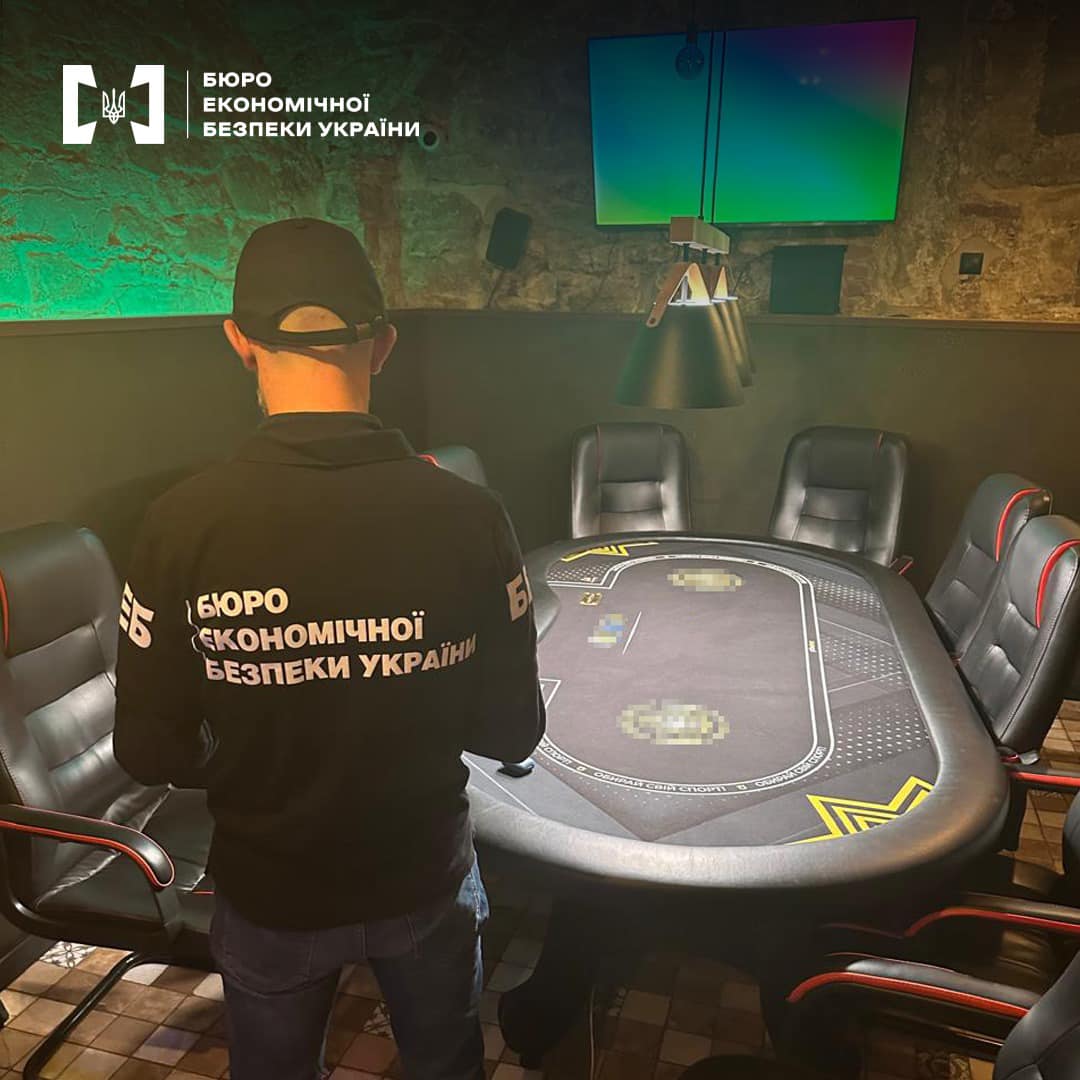 Во Львовской области детективы разоблачили четырёх организаторов подпольного покерного клуба – 04