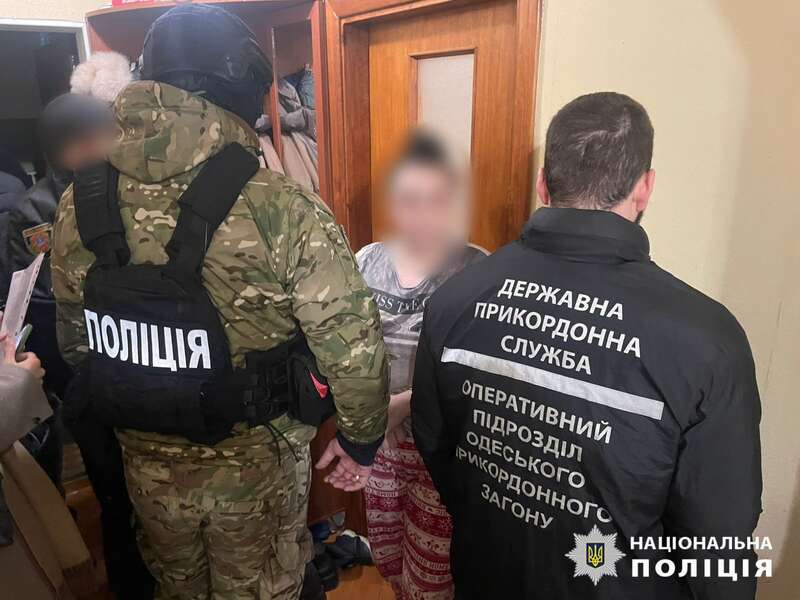 Обіцяла високу зарплатню: поліцейські затримали мешканку Одеси, яка вербувала жінок для сексуальної експлуатації за кордоном dqxikeidqxiqqeant