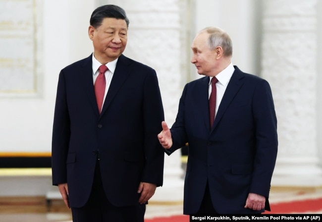 Глава Китая Си Цзиньпин и президент России Владимир Путин