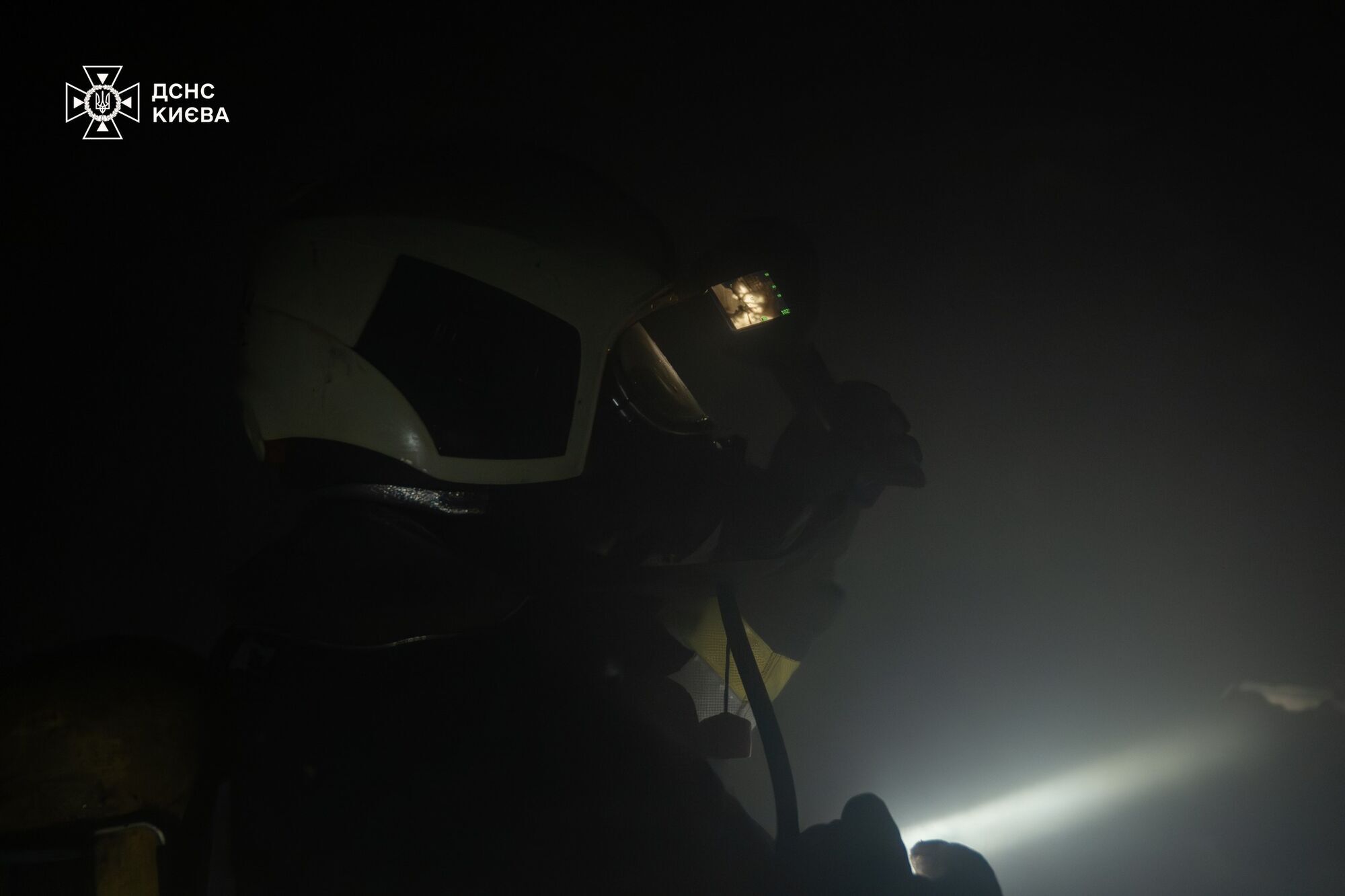 В центре Киева произошел пожар, есть погибший. Подробности трагедии, фото и видео dqxikeidqxiqqeant