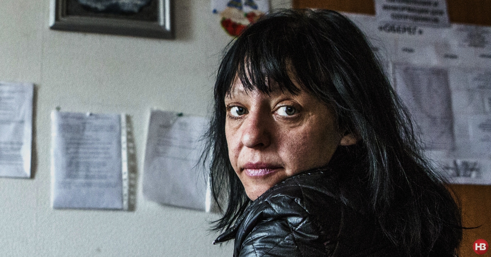 ВОЕННО-ПОЛЕВАЯ ПОДРУГА: Выйдя из тюрьмы, Елена (на фото справа) принялась зарабатывать на жизнь секс-услугами, которые она оказывает военным в зоне АТО