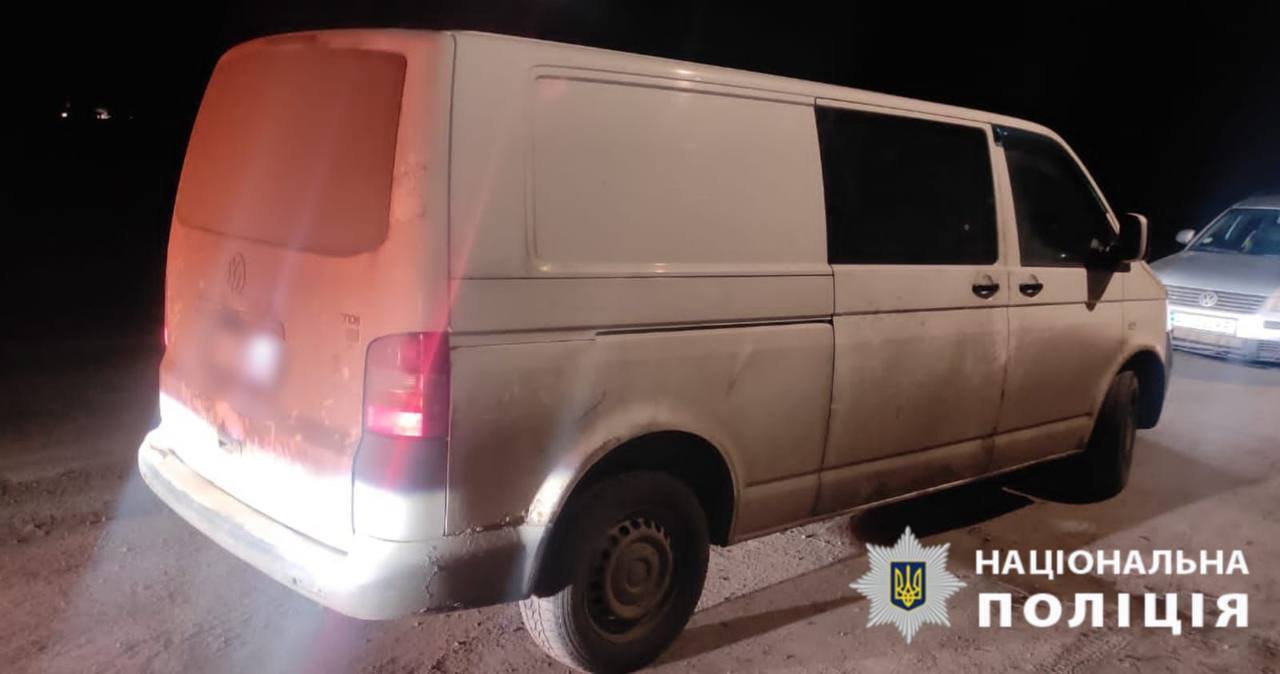 На Київщині мікроавтобус збив на смерть пішохода. Подробиці ДТП та фото