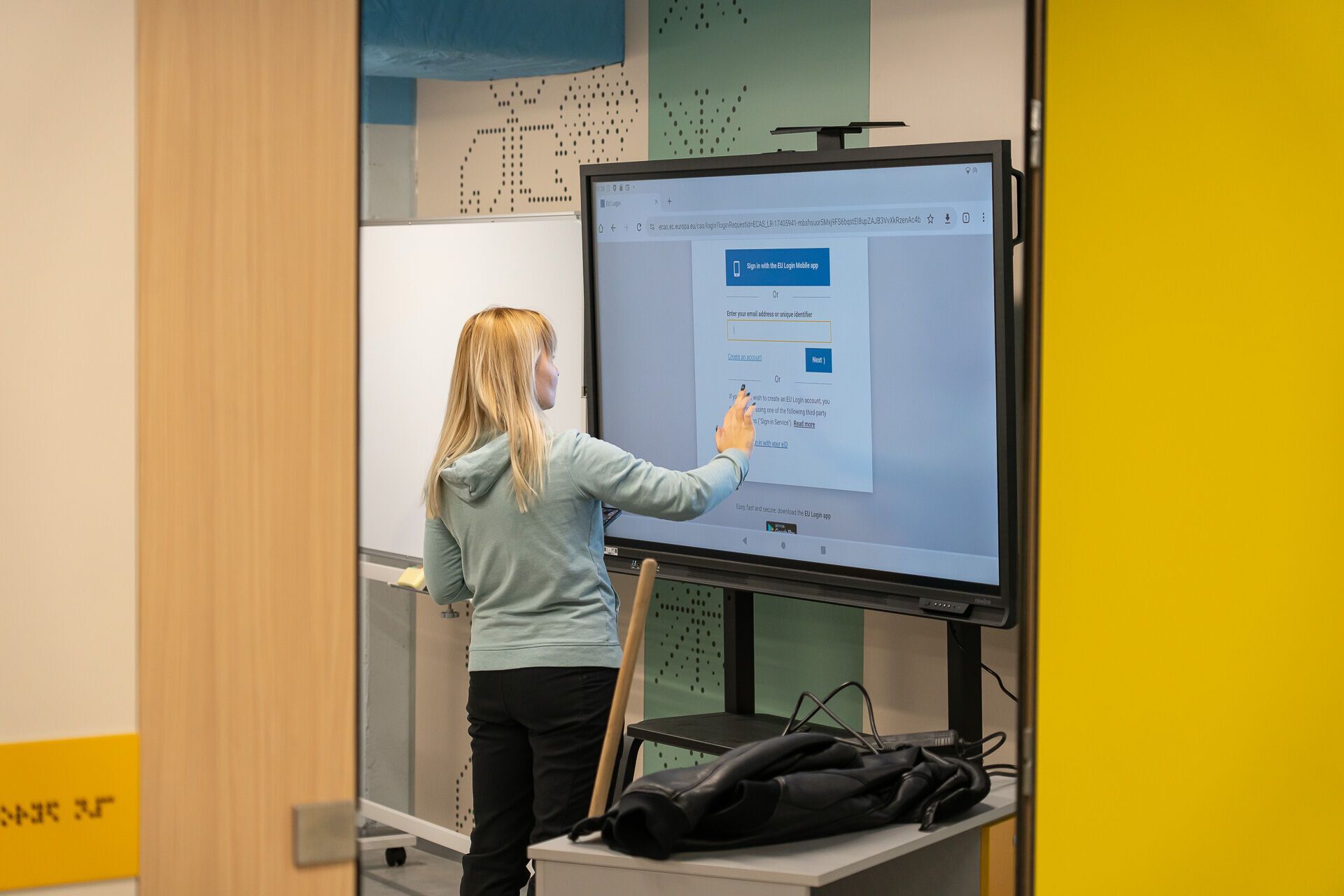 14 кабінетів з інтерактивними дошками, позакласні гуртки та студії: у Запоріжжі відкриють підземну школу на глибині 7 метрів. Фото та відео
dqxikeidqxitkant