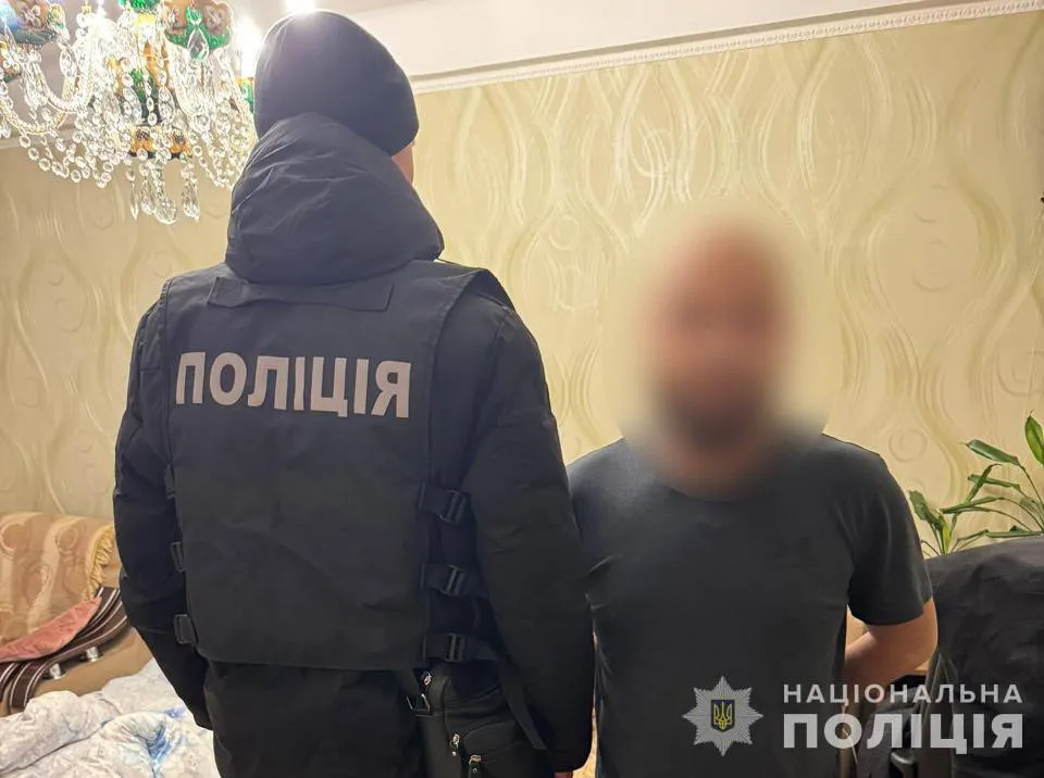 Маскувались під бійців іноземного легіону: у Києві затримали зловмисників, причетних до серії крадіжок. Фото та відео