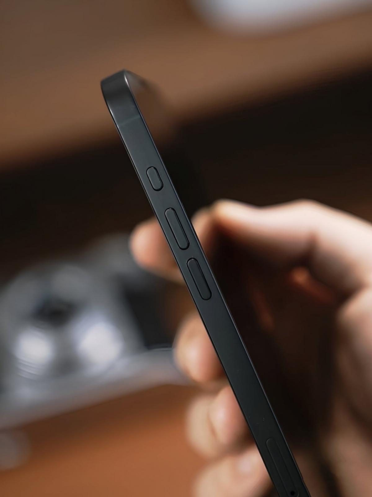 Фото iPhone SE 4 11 лютого 2025