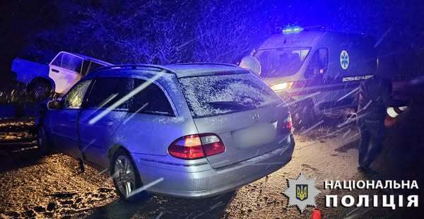 На Киевщине произошла ужасная ДТП: погиб мужчина, пострадали дети. Фото dqxikeidqxiqqeant