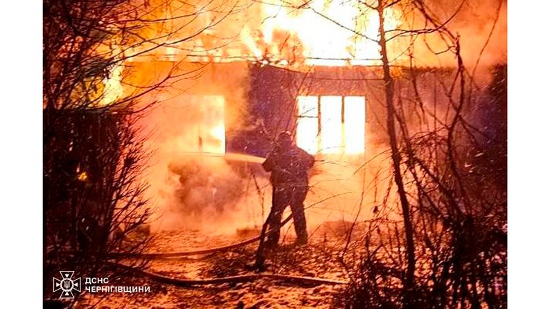 На Чернігівщині двоє чоловіків загинули у будинку через пожежу