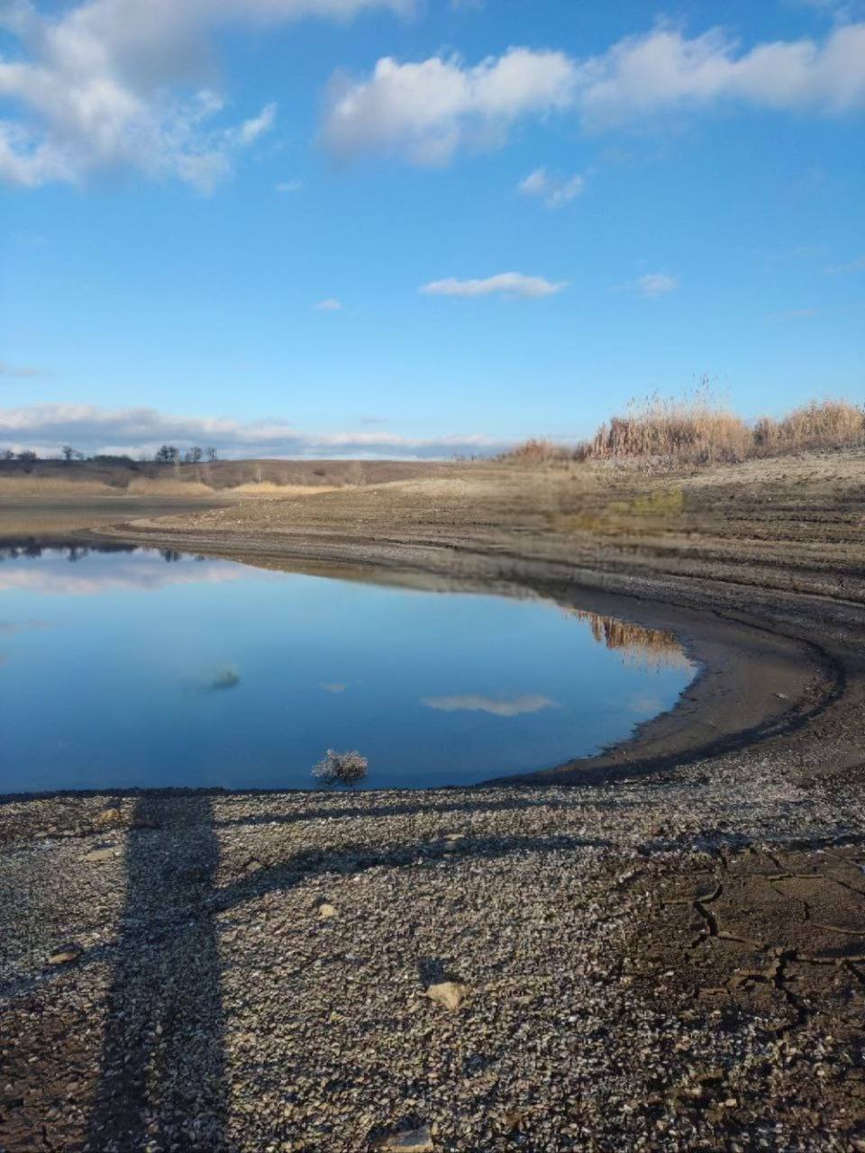 Біля Маріуполя зафіксували критичне обміління водосховища. Фото