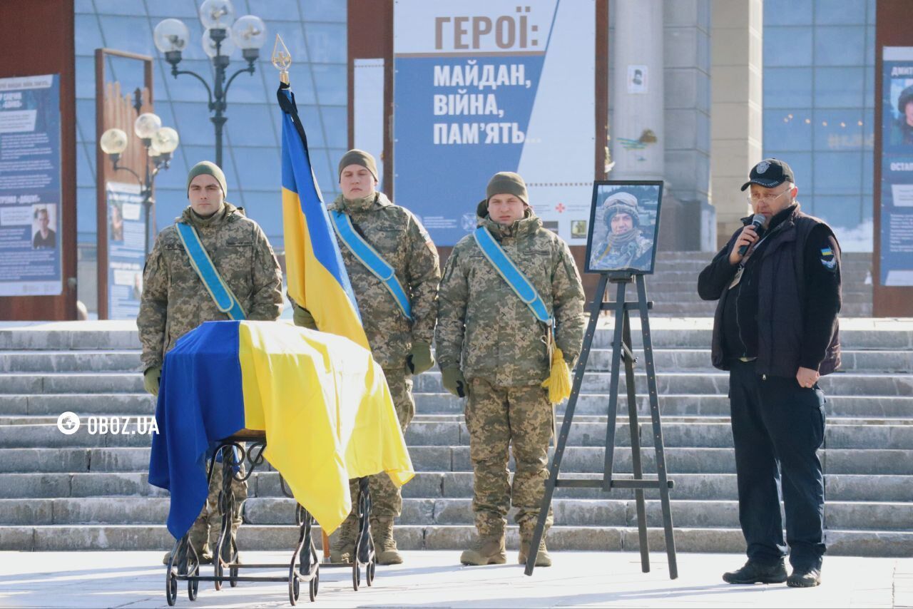 Загинув у боях на Донеччині: у Києві попрощалися з військовим та журналістом Ярославом Шапочкою. Фото та відео