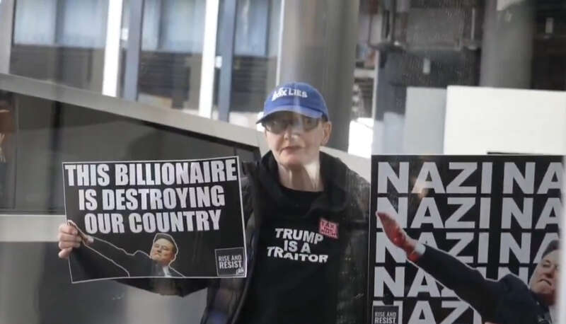 Tesla, protests, Elon Musk, Tesla New York dqxikeidqxitkant