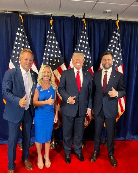 Браян Гленн, Марджорі Тейлор Ґрін, Дональд Трамп dqxikeidqxitkant