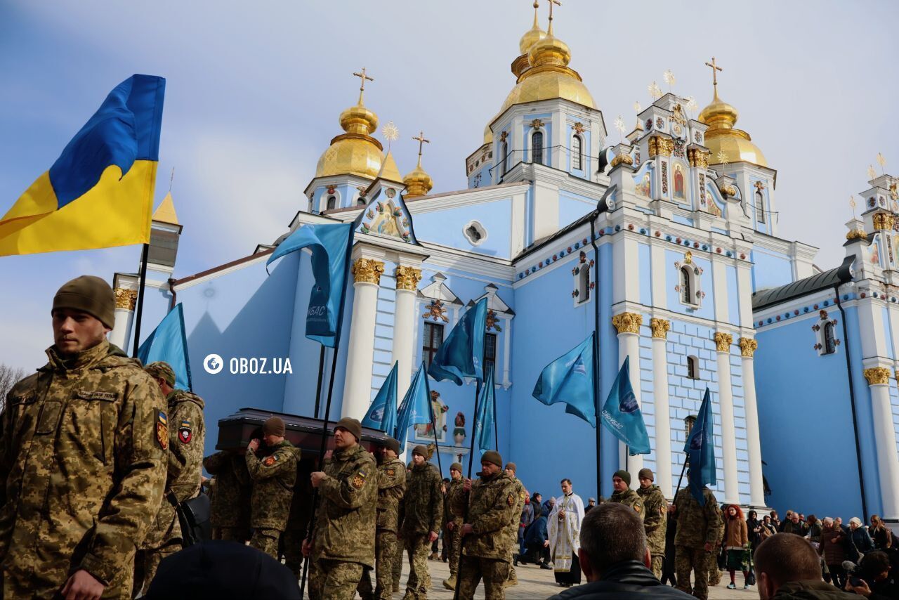 У Києві попрощались із захисником України Василем Ратушним. Фото та відео