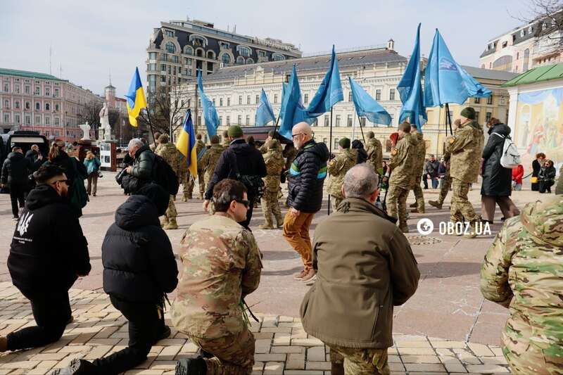 У Києві попрощались із захисником України Василем Ратушним. Фото та відео