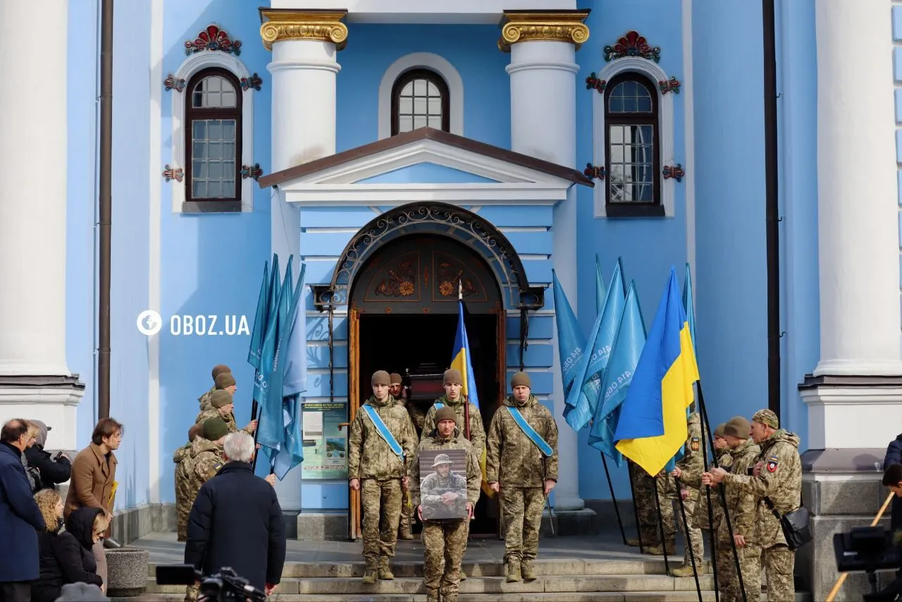 У Києві попрощались із захисником України Василем Ратушним. Фото та відео