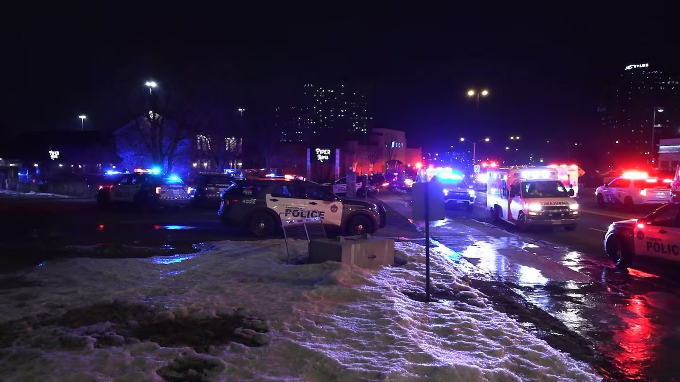 Торонто стрельба dqxikeidqxiqqeant