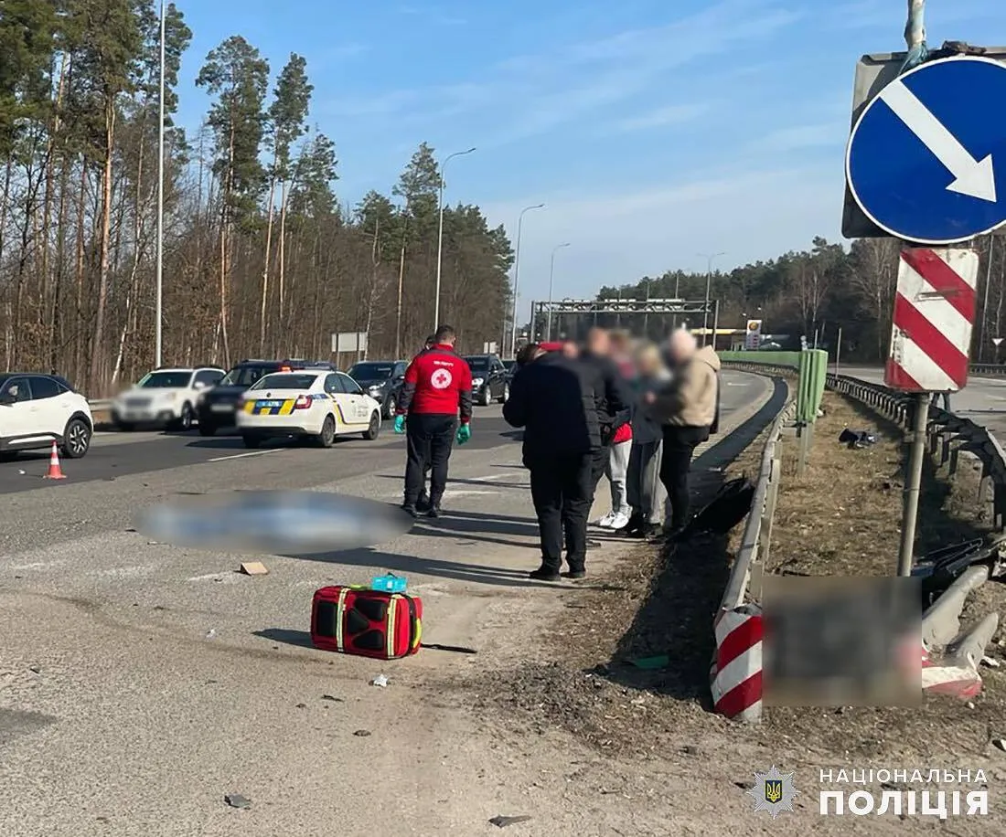 На Житомирщине в ДТП погибло трое людей, еще четверо пострадали: появились подробности. Фото