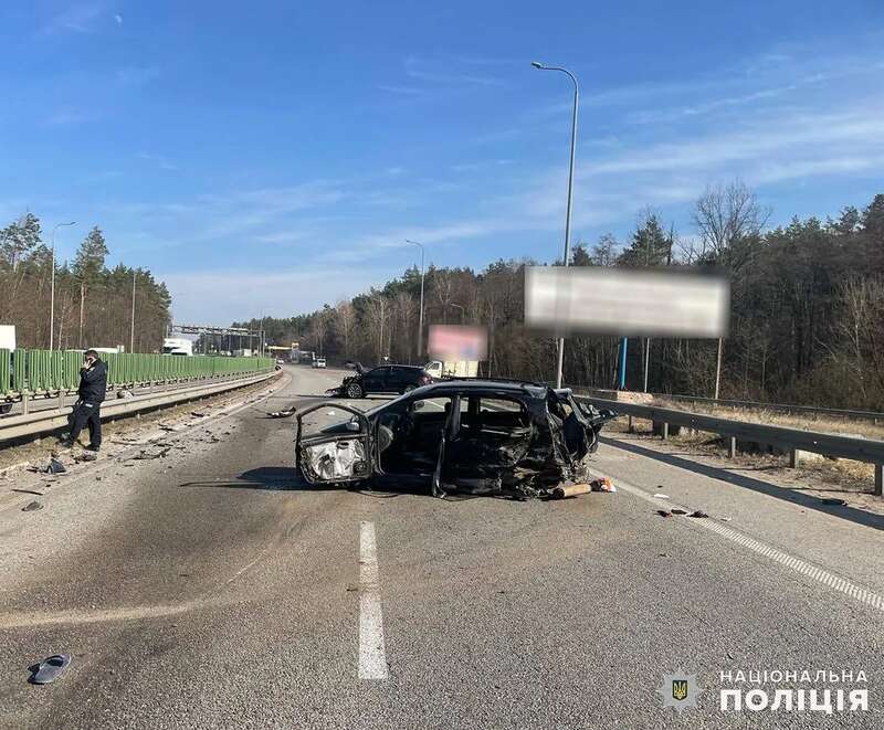 На Житомирщині в ДТП загинуло троє людей, ще четверо постраждали: з’явились подробиці. Фото dqxikeidqxitkant