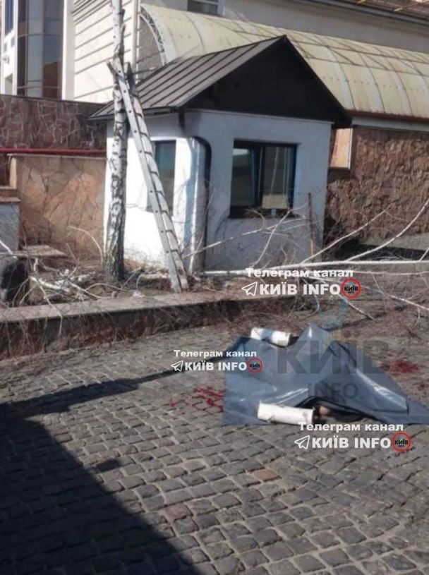 У Києві чоловік перерізав собі горло бензопилою, помер на місці інциденту / © dqxikeidqxitkant