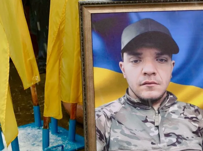 Мріяв створити сім’ю: у Калуші попрощалися з Героєм Миколою Стрільчуком. Фото