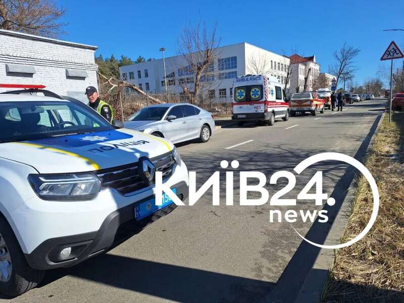 In Kyiv, drone debris fell on school grounds: pyrotechnicians are working at the scene. Photo dqxikeidqxiqqeant
