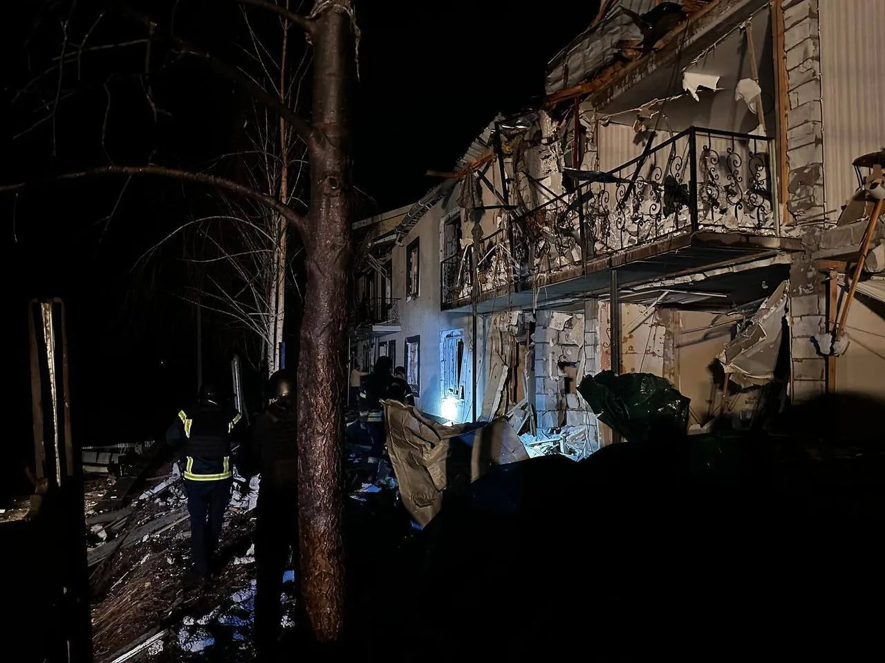 Russian troops struck Kyiv region  dqxikeidqxiqqeant