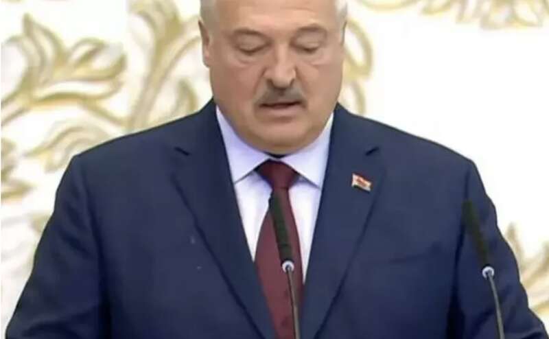 Олександр Лукашенко виступив у піджаку з плямами dqxikeidqxitkant