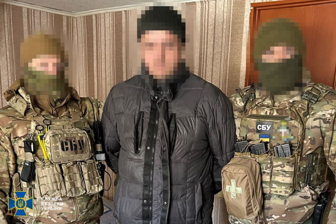 SSU detained two agents of the Russian Federation, who directed Russian strikes on defenders of Donetsk region – photos and details