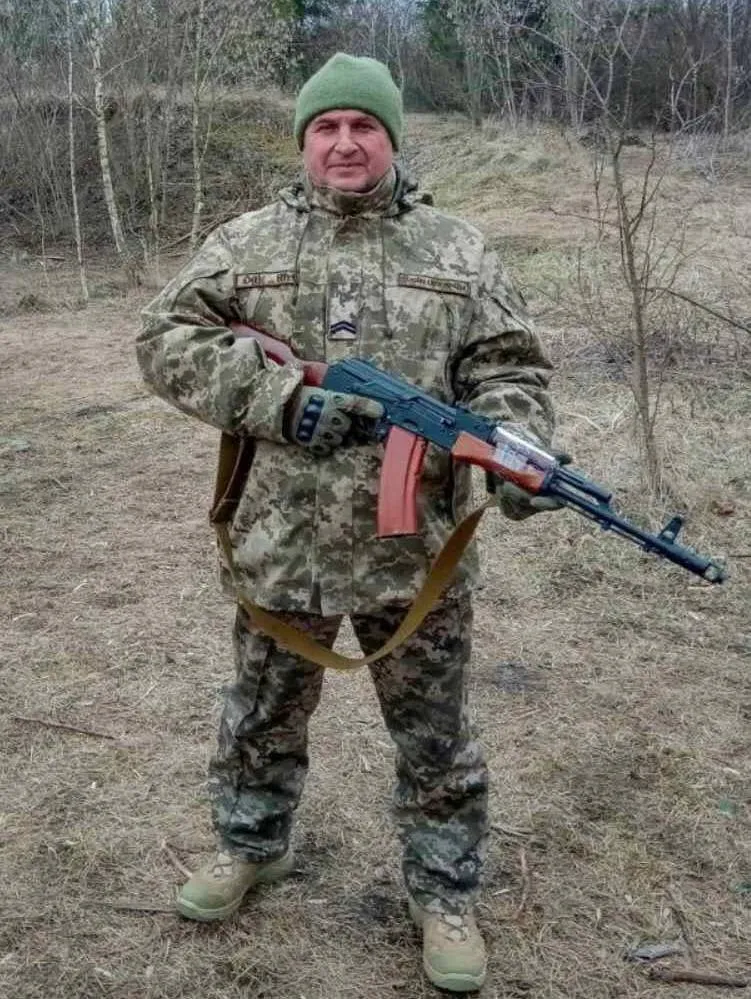 Герой повернувся на щиті: на Київщині попрощаються із військовим Ігорем Борисенком. Фото dqxikeidqxitkant