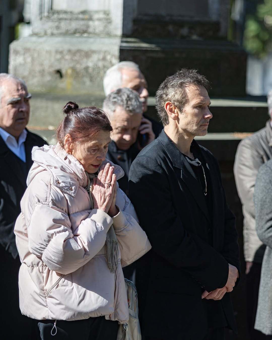 На могиле отца Святослава Вакарчука установили символический памятник через 5 лет после его смерти