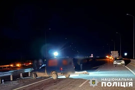 У Полтавській області 27-річний чоловік випав з авто на трасі і загинув: деталі трагедії dqxikeidqxiqqeant