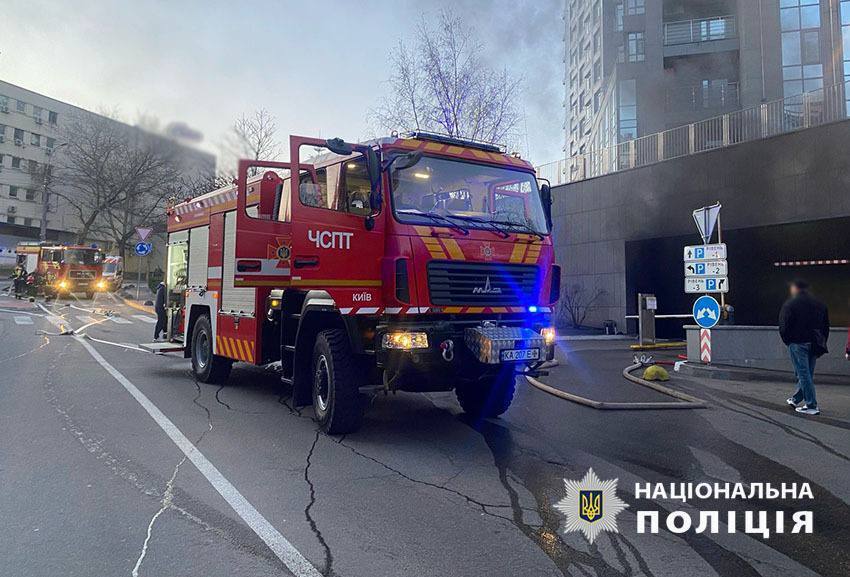 Підпалив Mercedes у паркінгу елітного ЖК на Печерську: у Києві затримали зловмисника. Подробиці та фото dqxikeidqxiqqeant