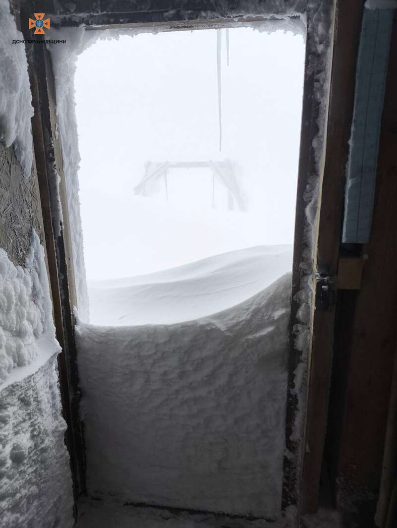 Погода удивила: Карпаты засыпало снегом почти по пояс dqxikeidqxitkant