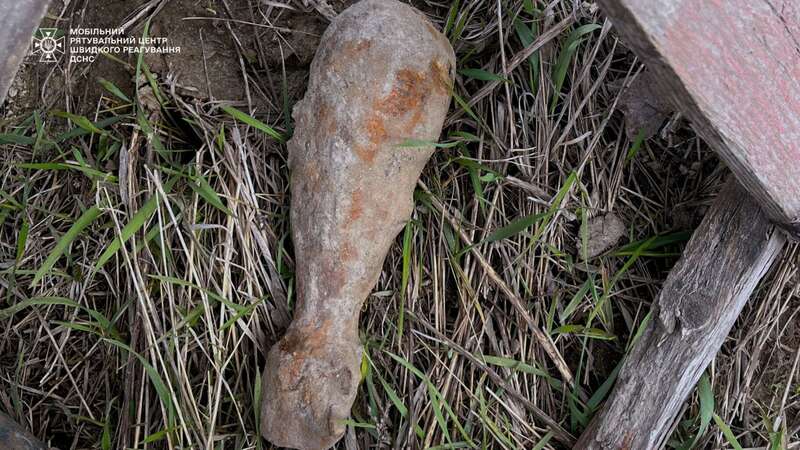 Workers found a mine during roadworks near Kyiv. Details and photos dqxikeidqxitkant