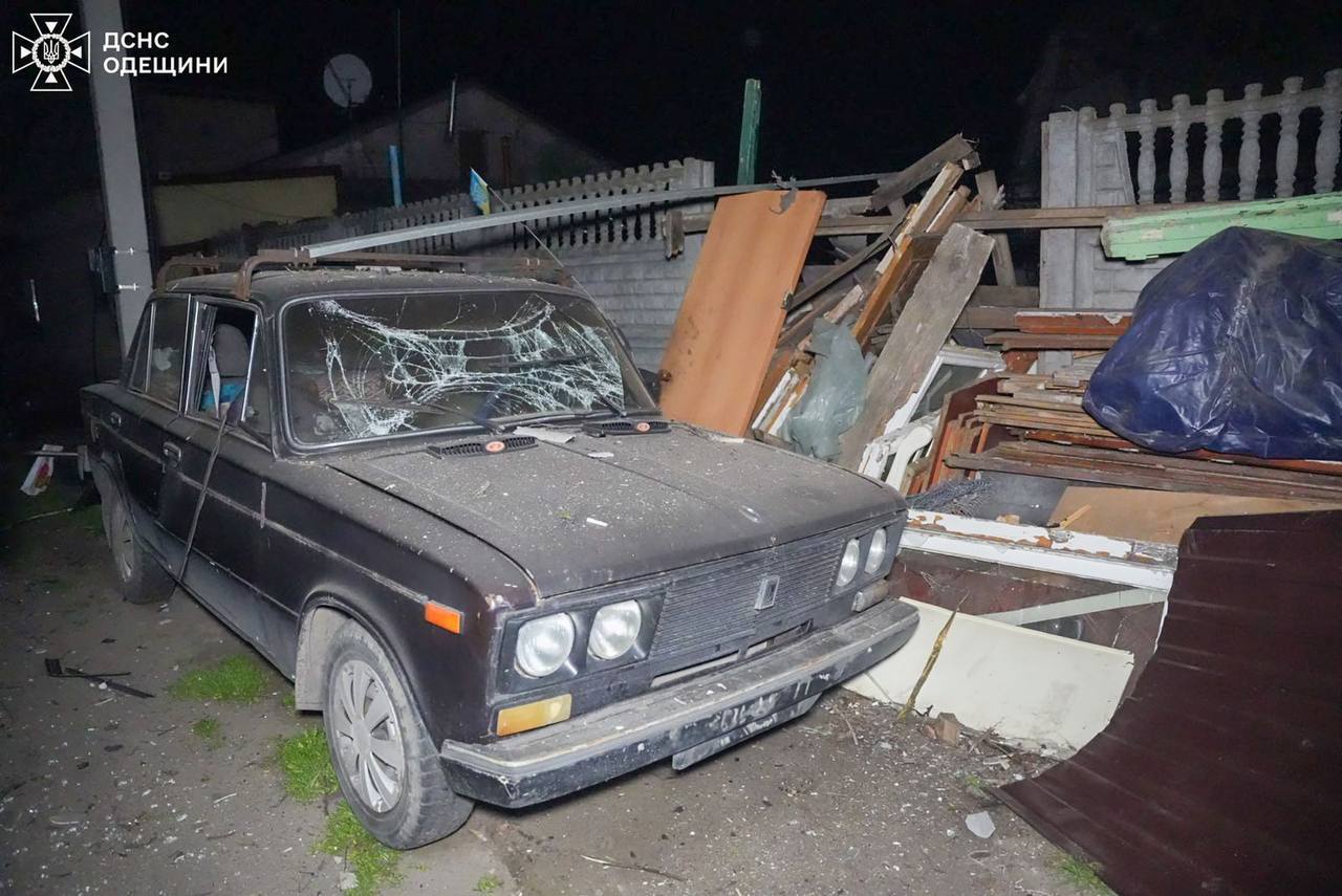 Окупанти атакували Одесу дронами, спалахнули пожежі: є постраждалі. Фото і відео