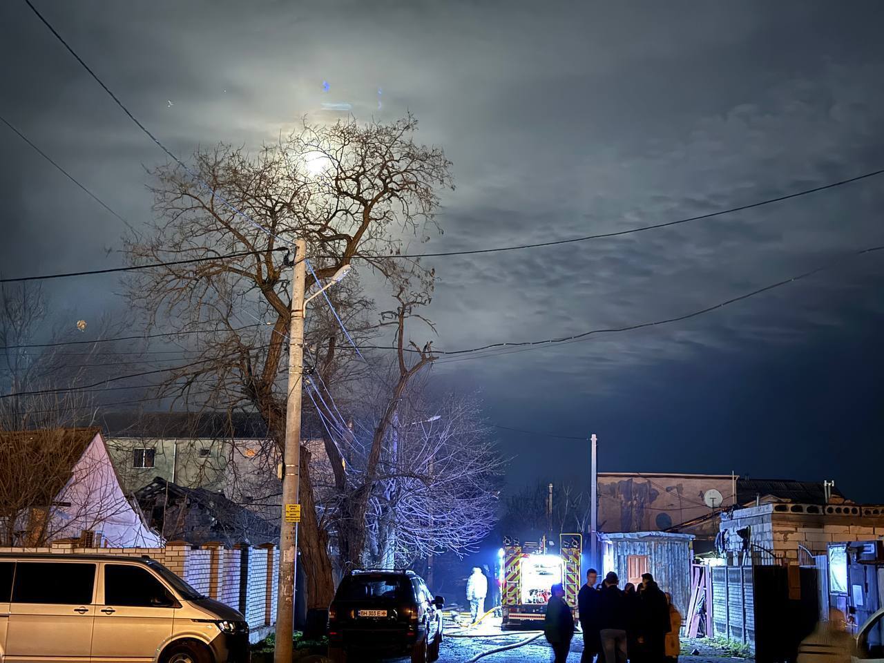 Окупанти атакували Одесу дронами, спалахнули пожежі: є постраждалі. Фото і відео