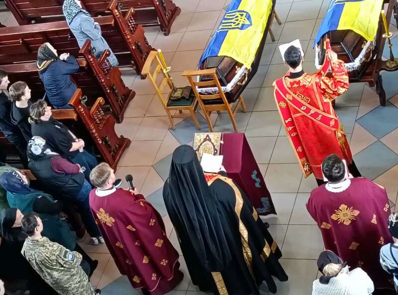 Громада у скорботі: на Львівщині попрощались із двоюрідними братами-Героями. Фото