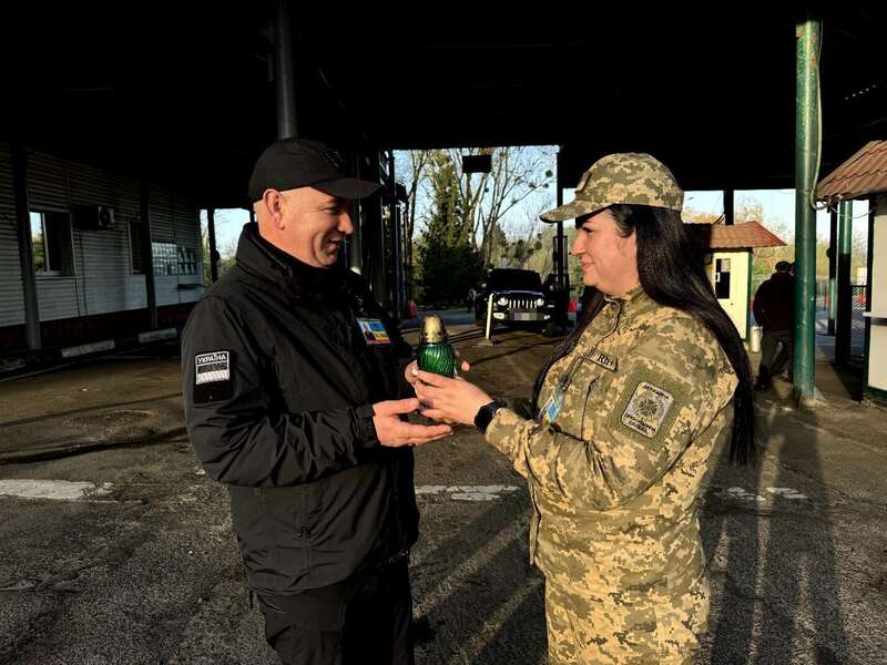 В Украину на Пасху привезли Благодатный огонь. Первые фото