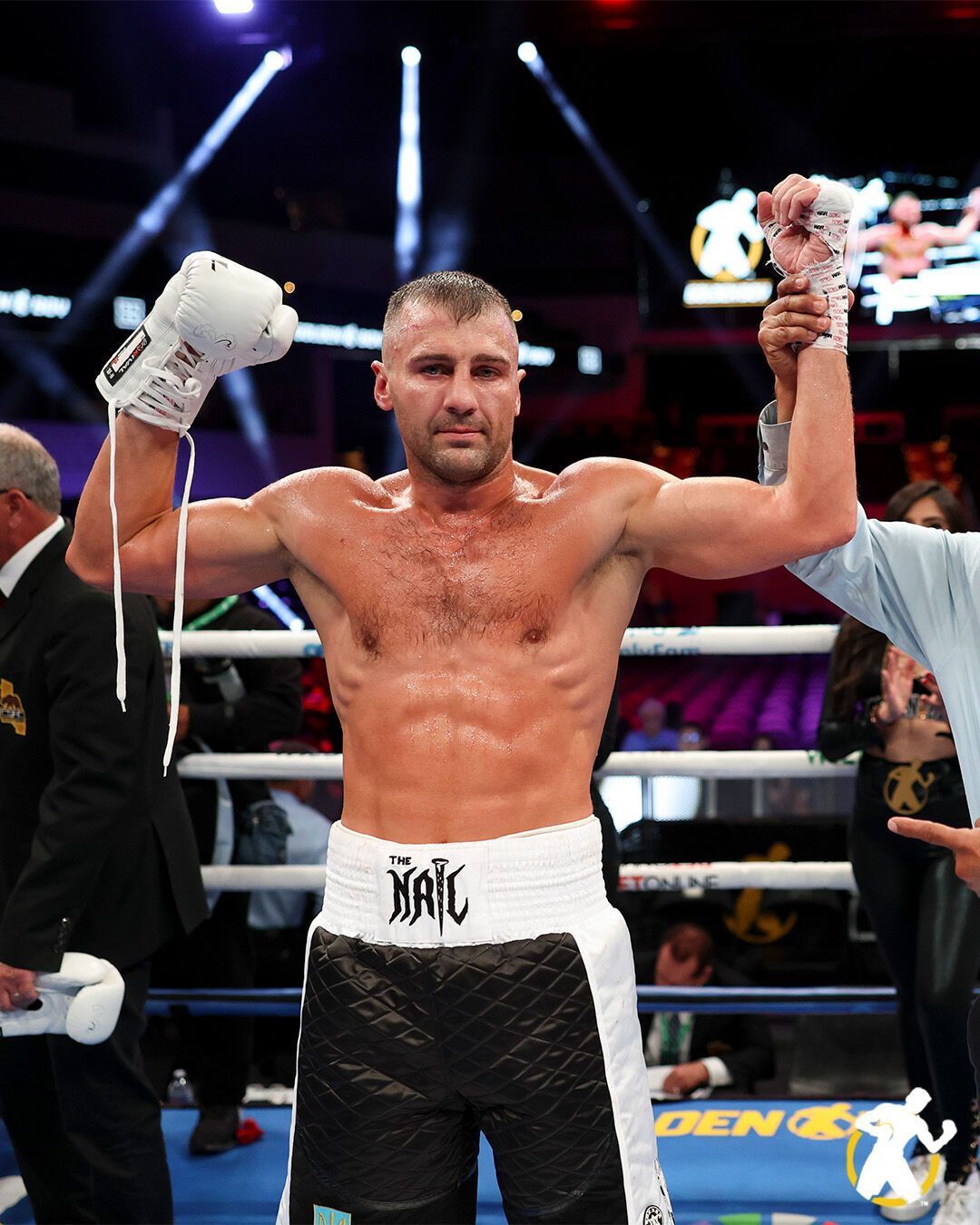 Знаменитий український боксер здобув у США ефектну перемогу нокаутом у 3-му раунді. Відео dqxikeidqxitkant