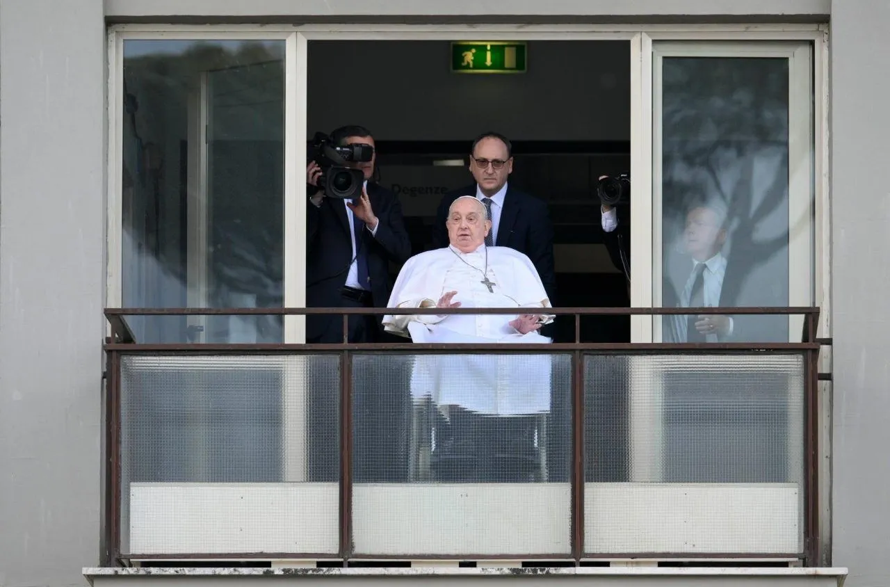 Названо ймовірну причину смерті Папи Римського dqxikeidqxiqqeant