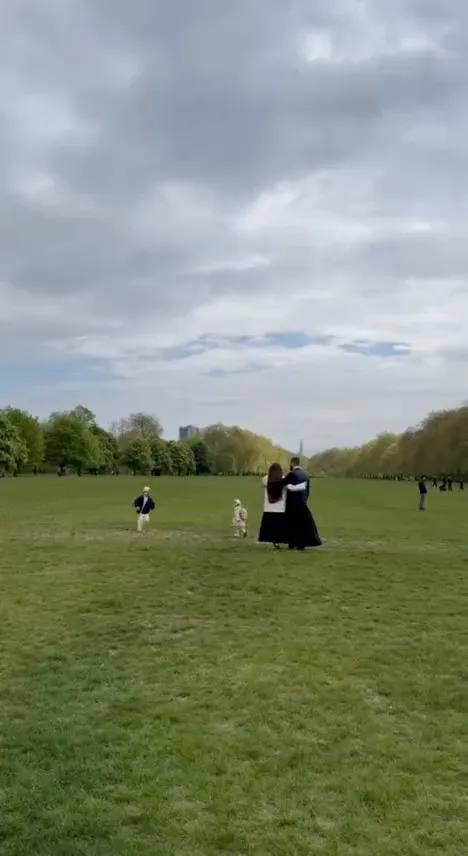 Нардеп-втікач Дмитрук засвітився у Лондоні у рясі іподиякона. Відео